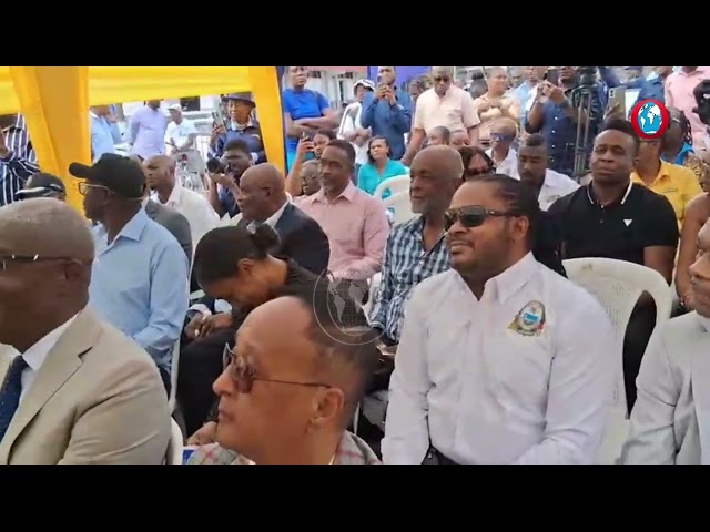 Transport Minister Vaz Adjusts New Port Antonio-Kingston Bus Route for Earlier Departures